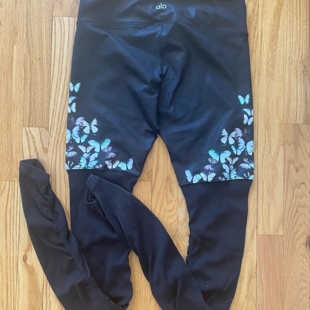 Alo butterfly and black long leggings size medium